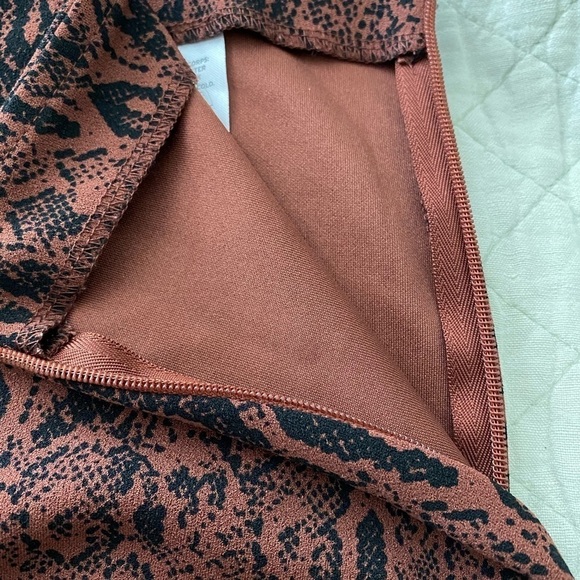 Leith knit pants, size XS. Brick red and black snake print. - Picture 6 of 6